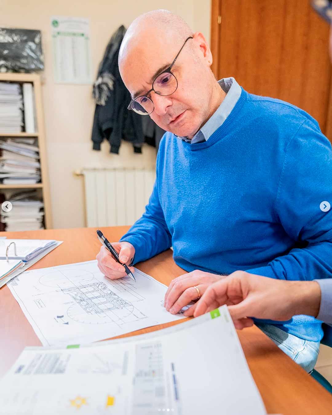 componenti meccanici high performance rendering tecnico grafica industriale marketing